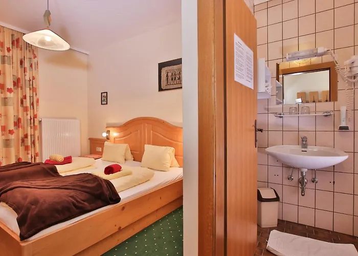 Guest house Hotel Beim Winkler Tropolach